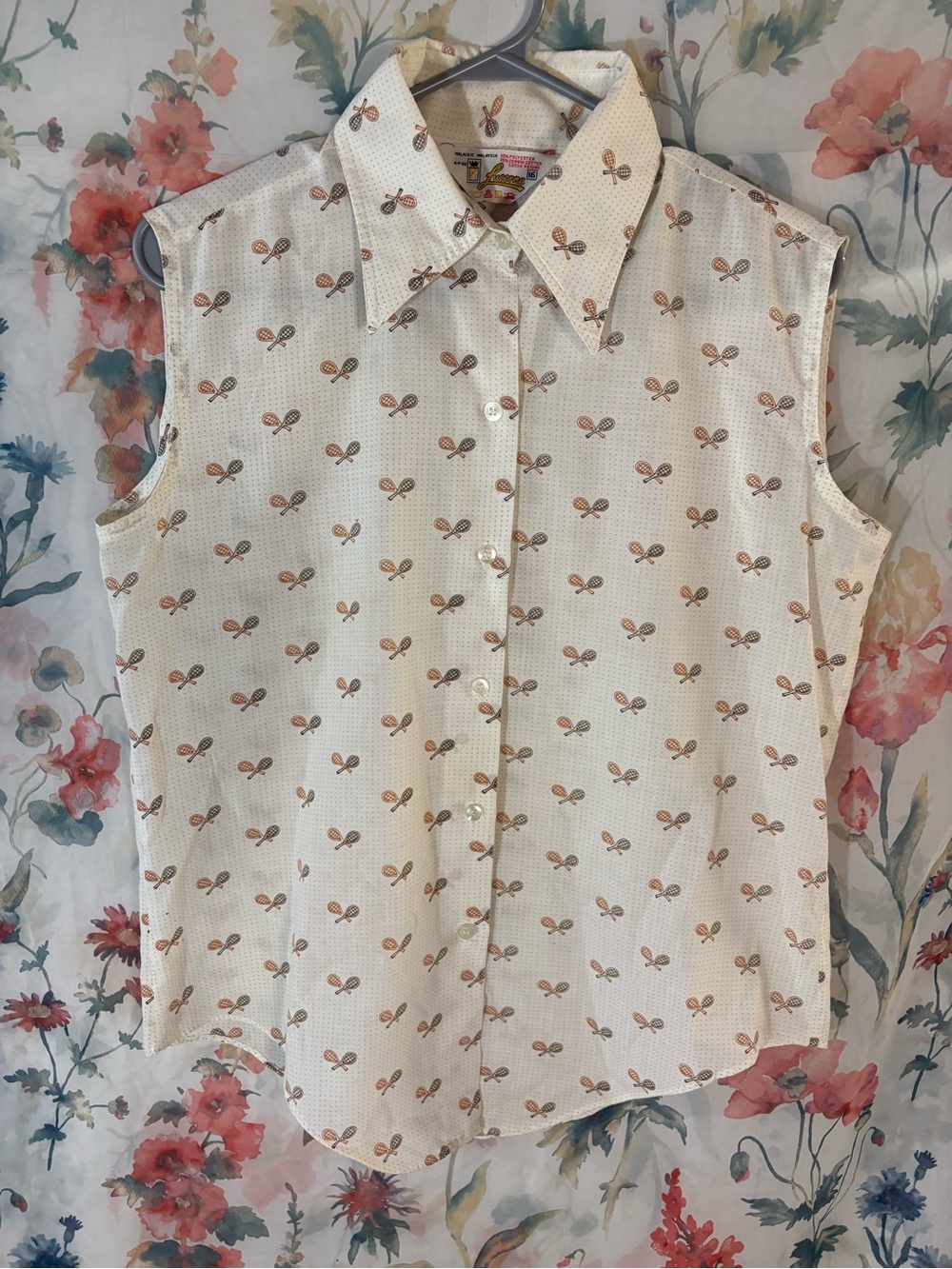 Vintage Sleeveless Cream Button-Front Blouse with Tennis Print